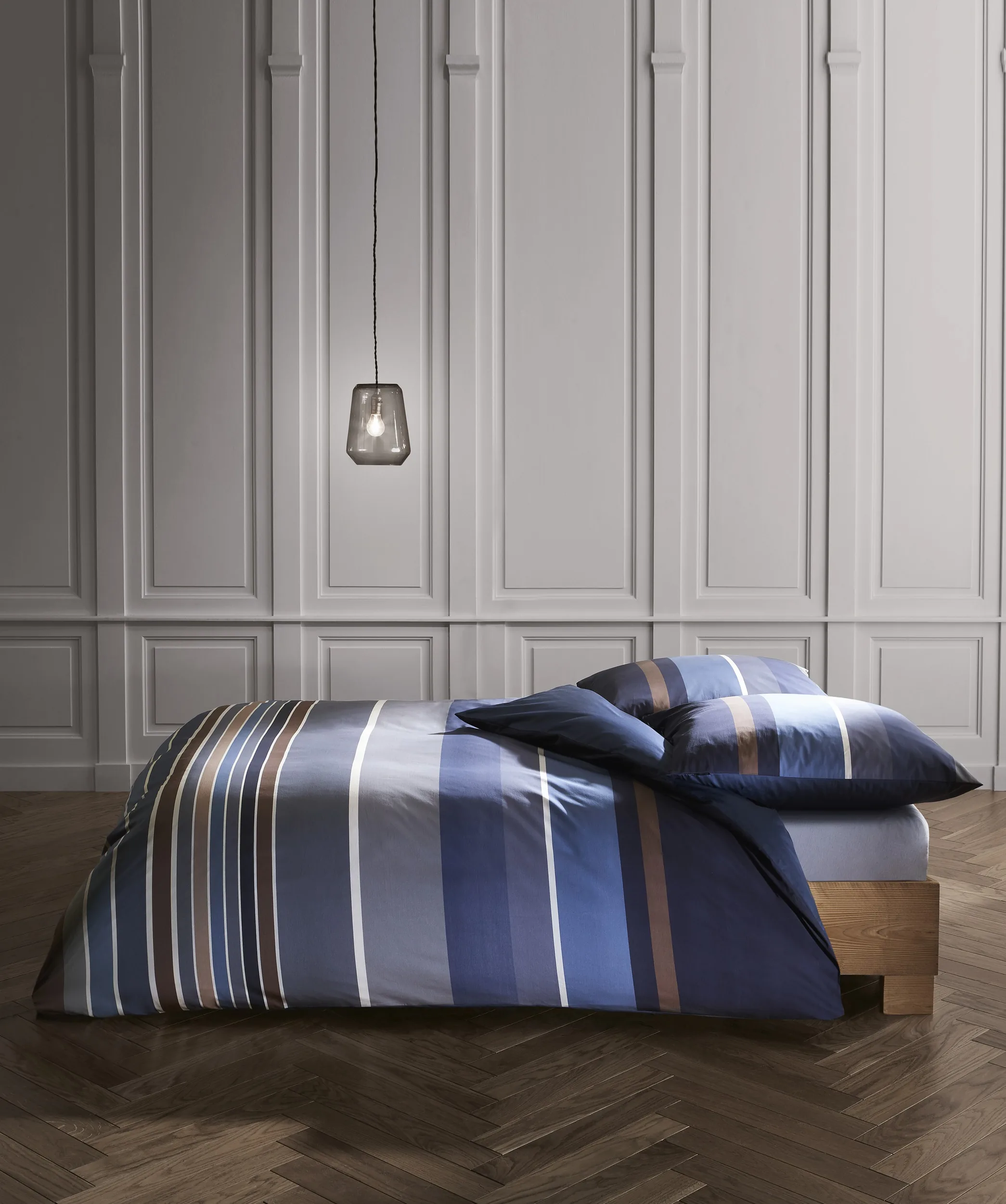 Black Premium Schweizer Satin Braun-Blau – Ambiente