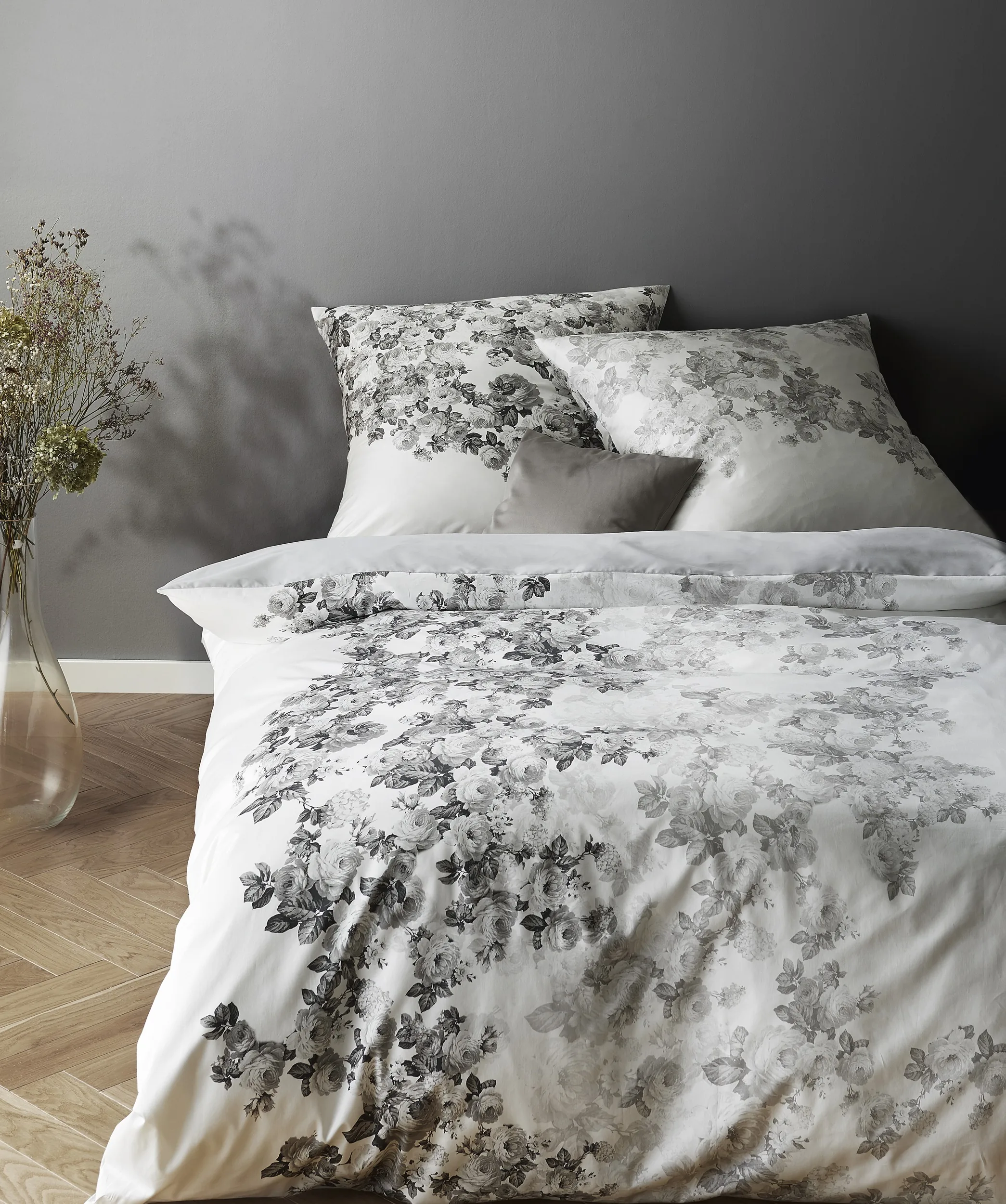 Black Premium Schweizer Satin Schwarz-Weiß – Ambiente