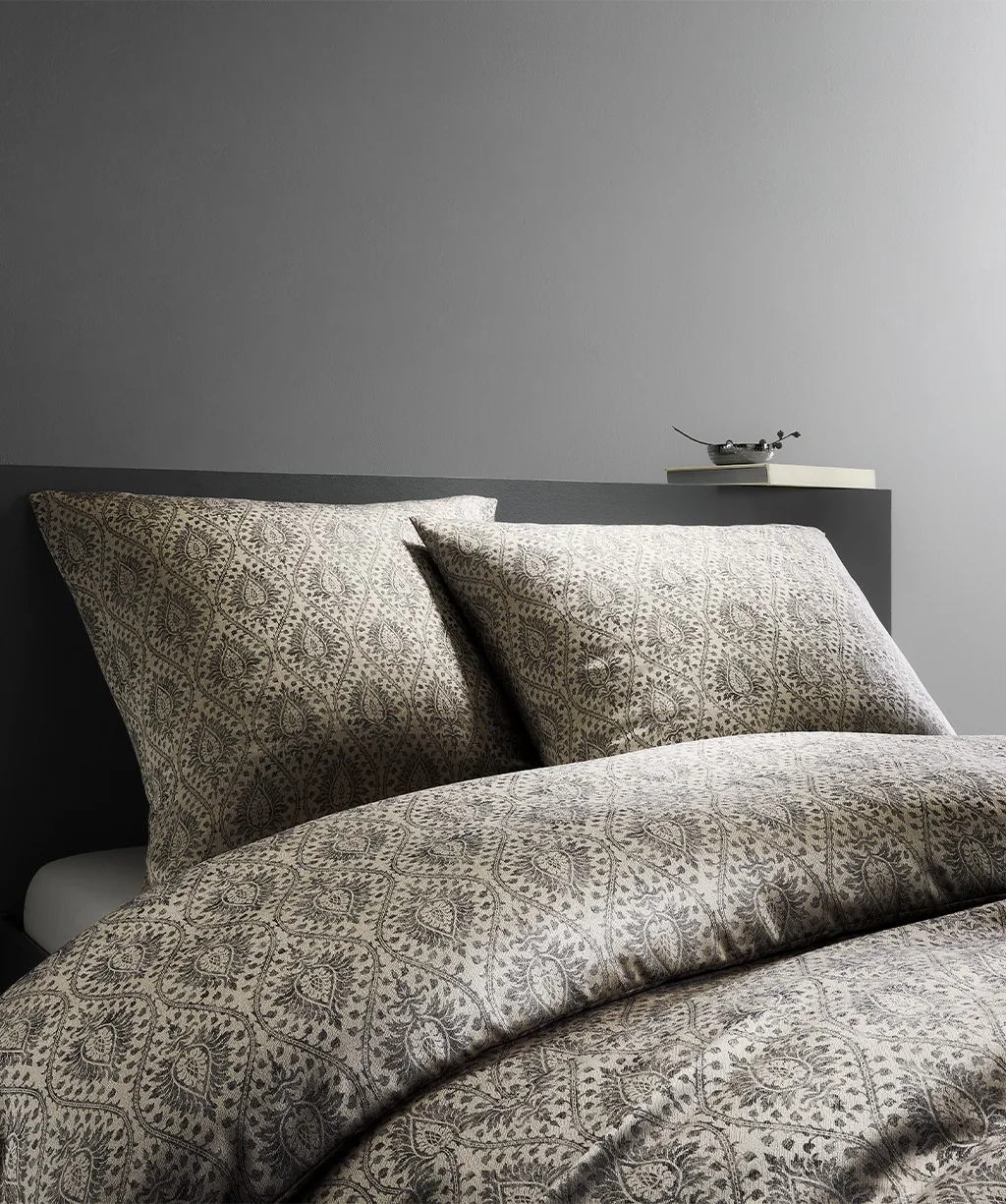 Black Premium TENCEL™ D Grau – Ambiente 1