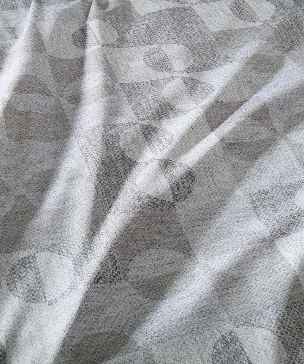 Black Premium Schweizer Satin Silber – Material 2