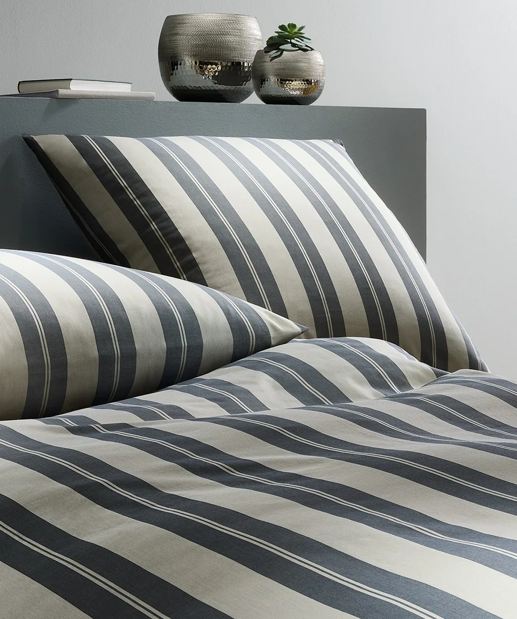 Black Premium Damast Grau – Material 1